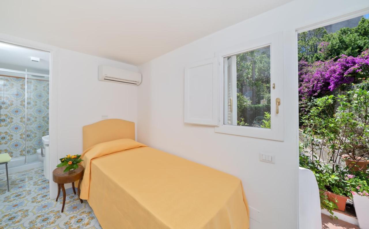 I Tre Soli Apartments By Caprirooms Exterior foto