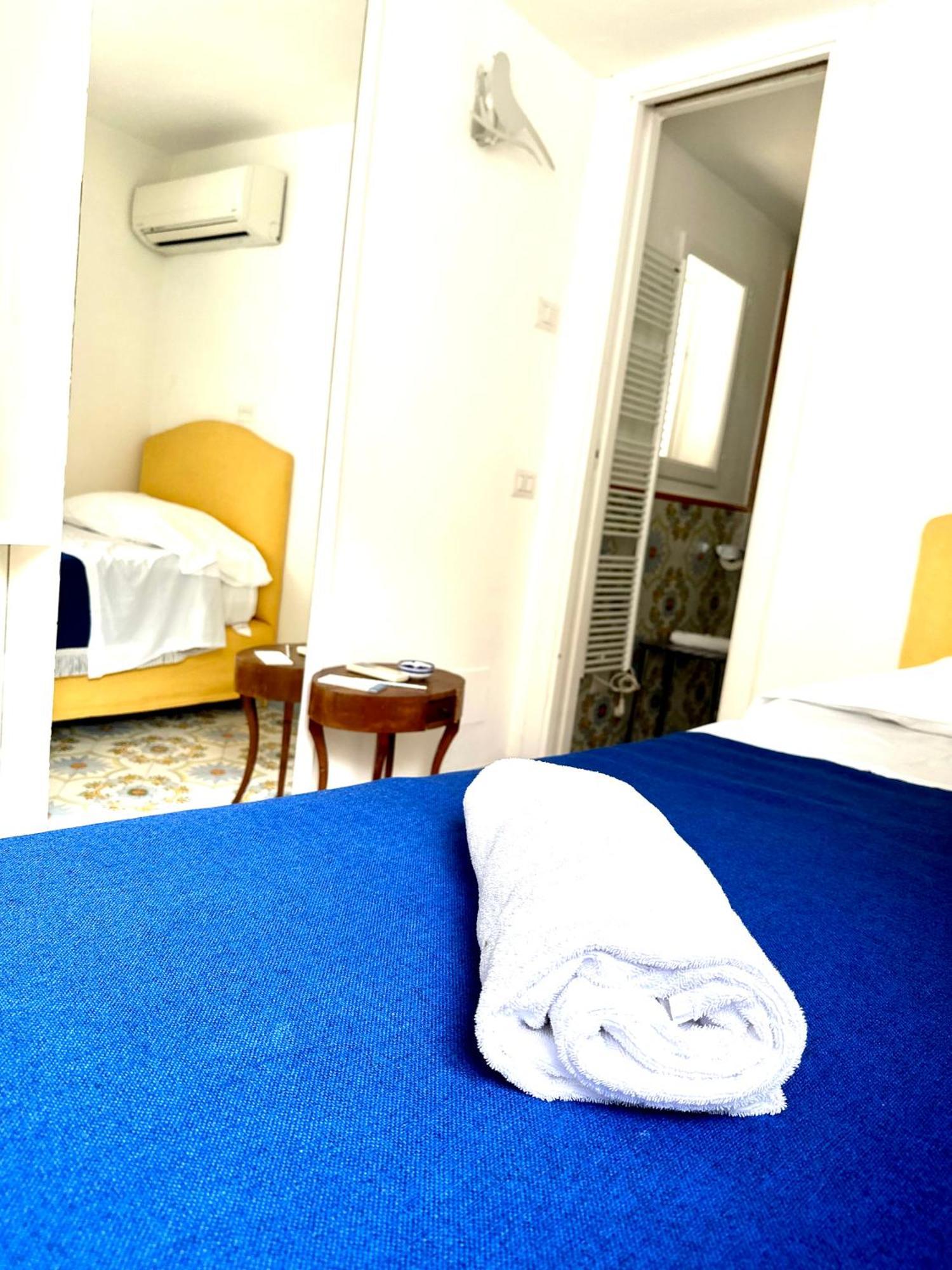 I Tre Soli Apartments By Caprirooms Exterior foto