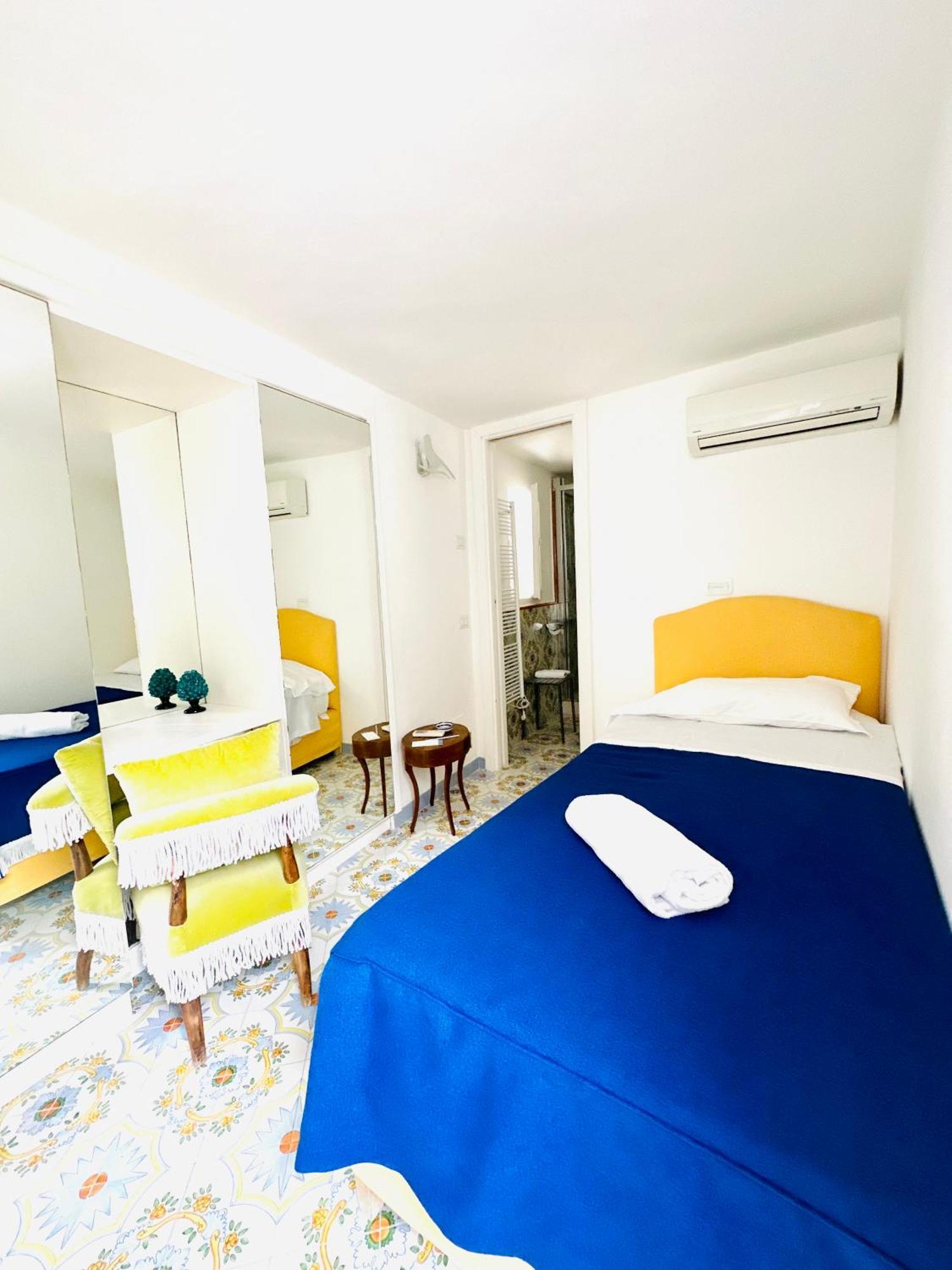 I Tre Soli Apartments By Caprirooms Exterior foto